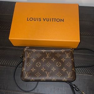 Authentic Louis Vuitton Double Zip Pochette